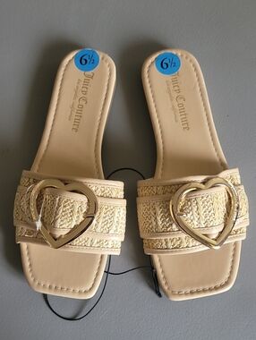 Juicy Couture Cream Raffia Slide Sandals with Gold Heart Buckles 6.5